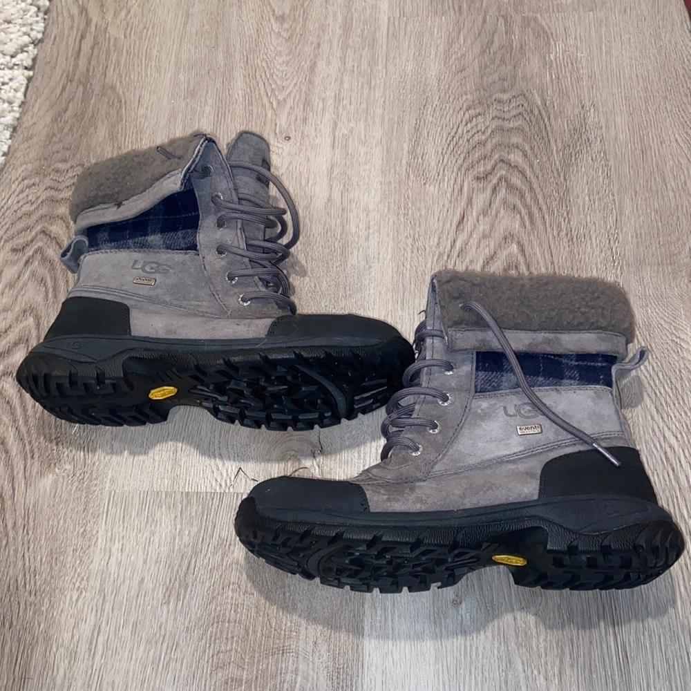 Ugg Grey Plaid Adirondack Winter Boots